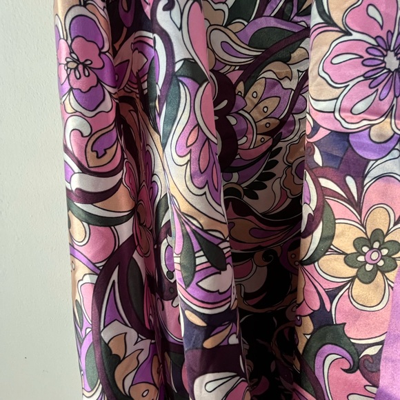 Floral silk scarf ! Never used - Picture 2 of 3